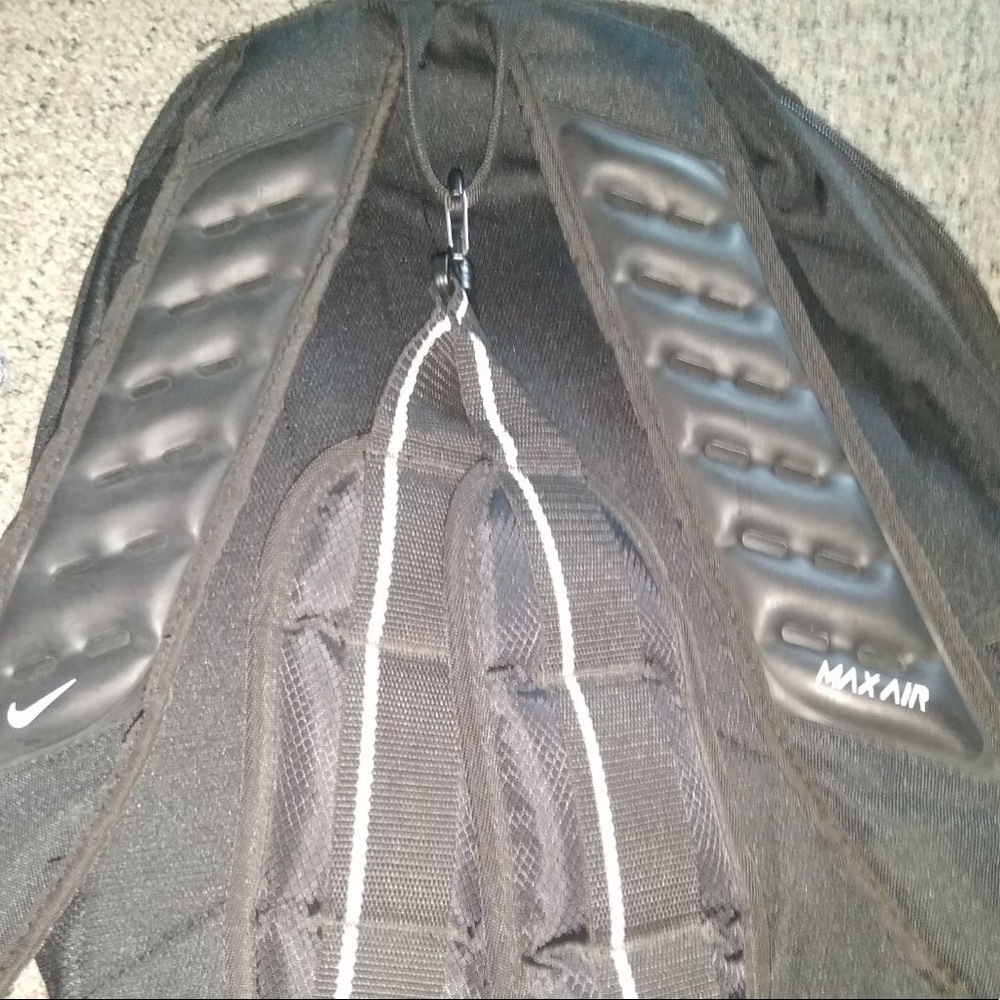 nike max air backpack, euc - Picture 7 of 9